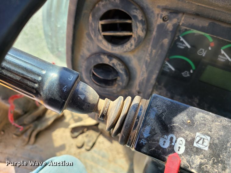 image for item GT9104 2006 John Deere 844J  wheel loader