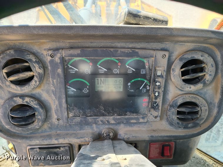 image for item GT9104 2006 John Deere 844J  wheel loader