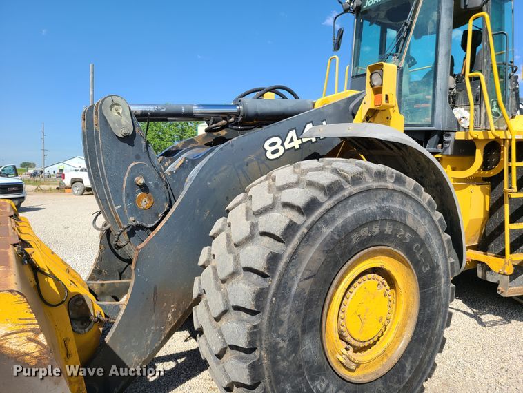image for item GT9104 2006 John Deere 844J  wheel loader