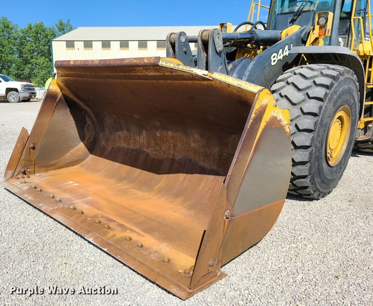 image for item GT9104 2006 John Deere 844J  wheel loader