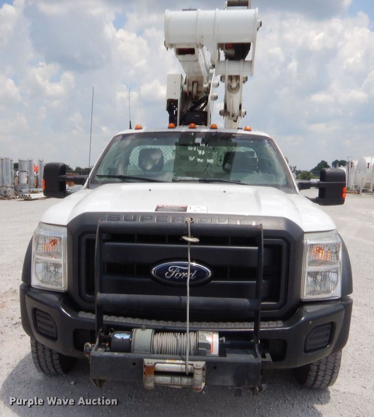 image for item GT9261 2012 Ford F550 Super Duty  bucket truck
