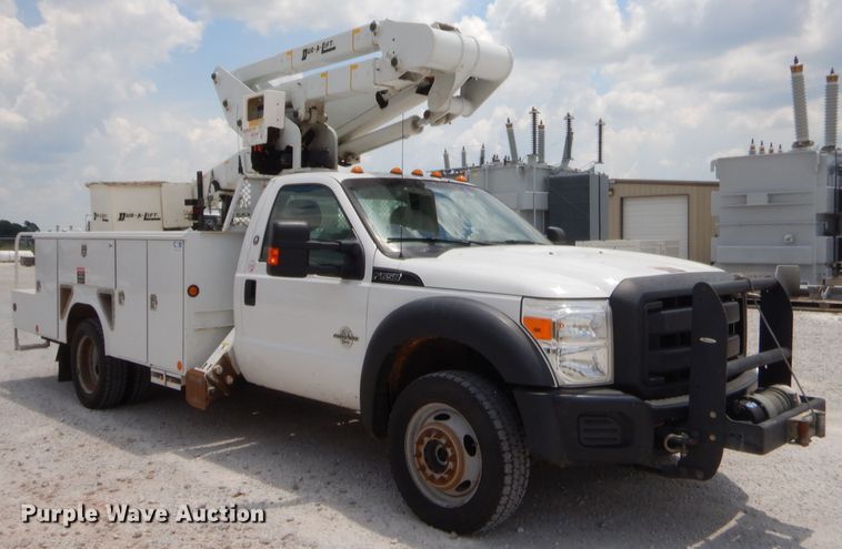 image for item GT9261 2012 Ford F550 Super Duty  bucket truck