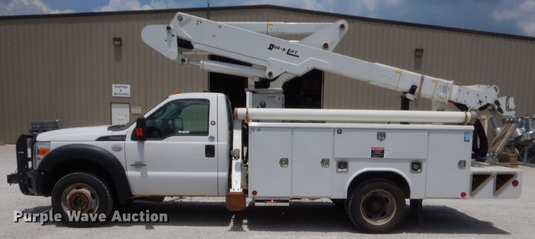 image for item GT9261 2012 Ford F550 Super Duty  bucket truck