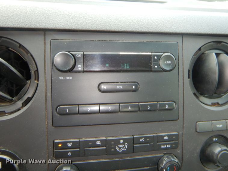 image for item GT9261 2012 Ford F550 Super Duty  bucket truck