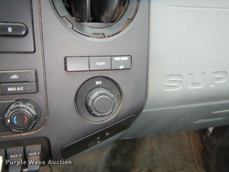 image for item GT9261 2012 Ford F550 Super Duty  bucket truck