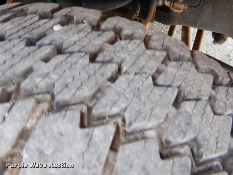 image for item GT9261 2012 Ford F550 Super Duty  bucket truck