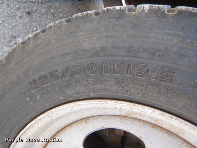 image for item GT9261 2012 Ford F550 Super Duty  bucket truck