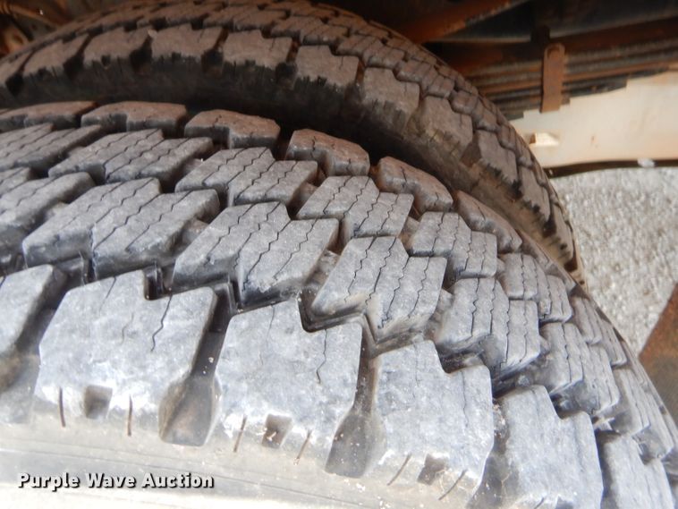 image for item GT9261 2012 Ford F550 Super Duty  bucket truck