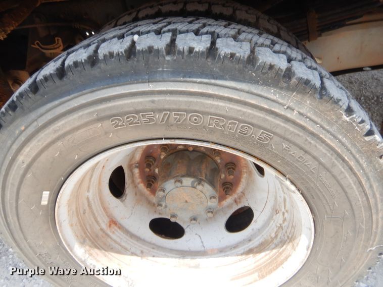 image for item GT9261 2012 Ford F550 Super Duty  bucket truck