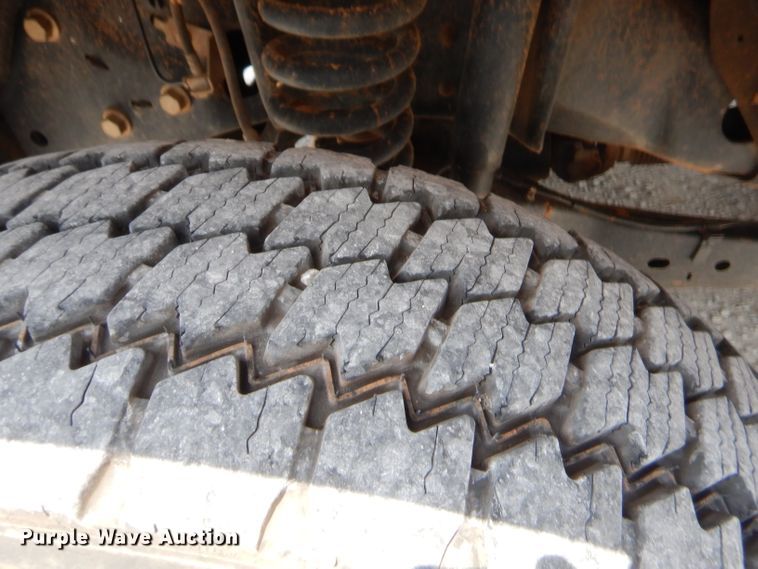 image for item GT9261 2012 Ford F550 Super Duty  bucket truck