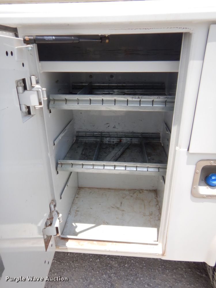 image for item GT9261 2012 Ford F550 Super Duty  bucket truck