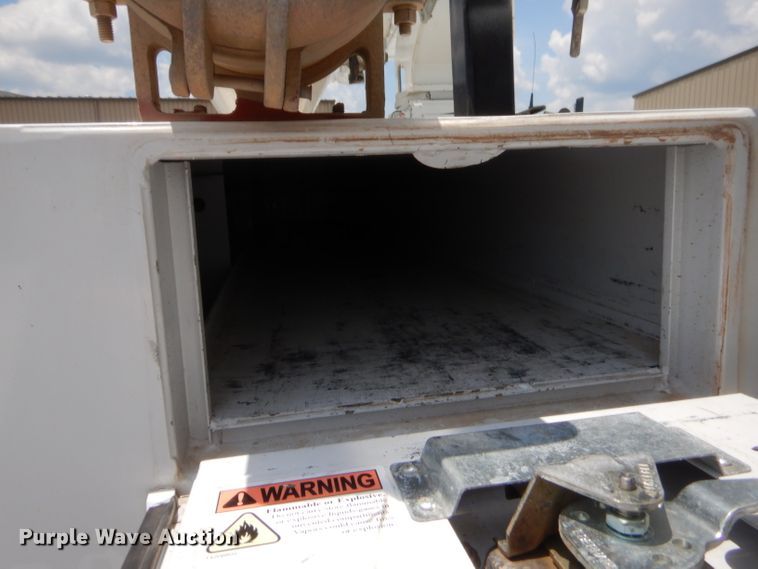 image for item GT9261 2012 Ford F550 Super Duty  bucket truck