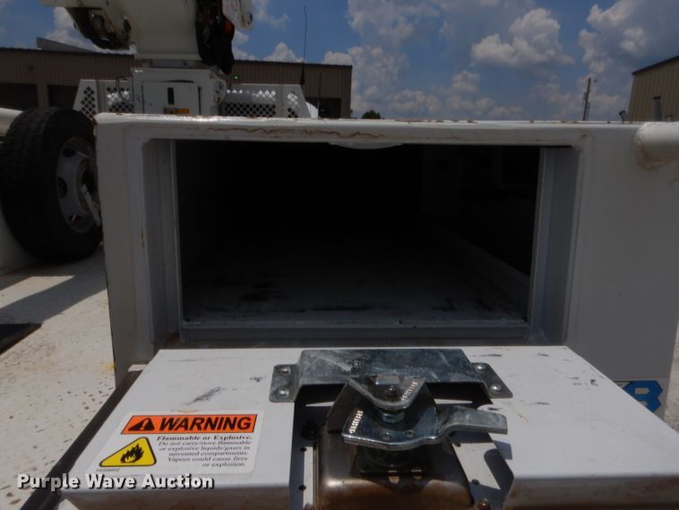 image for item GT9261 2012 Ford F550 Super Duty  bucket truck