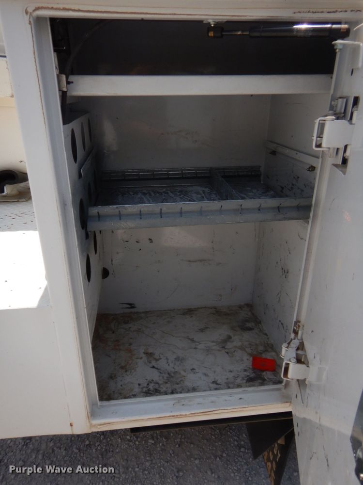 image for item GT9261 2012 Ford F550 Super Duty  bucket truck