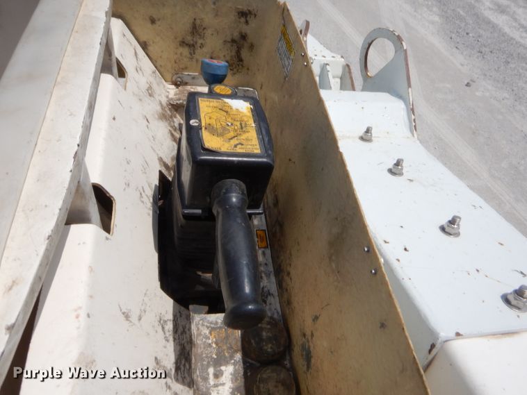 image for item GT9261 2012 Ford F550 Super Duty  bucket truck