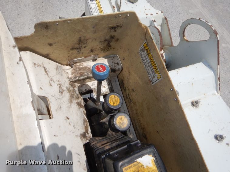 image for item GT9261 2012 Ford F550 Super Duty  bucket truck