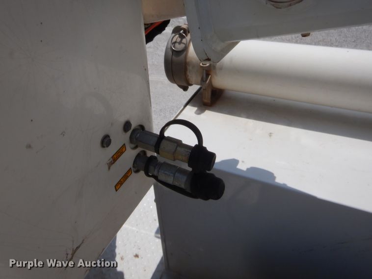 image for item GT9261 2012 Ford F550 Super Duty  bucket truck