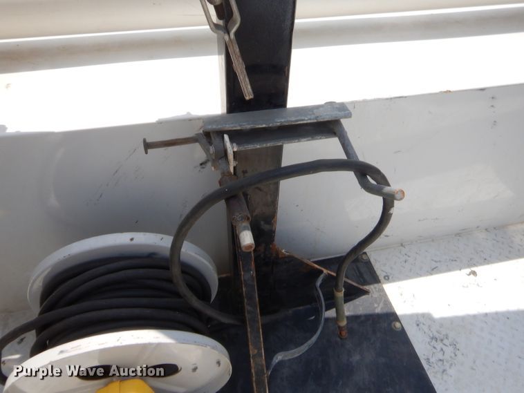 image for item GT9261 2012 Ford F550 Super Duty  bucket truck