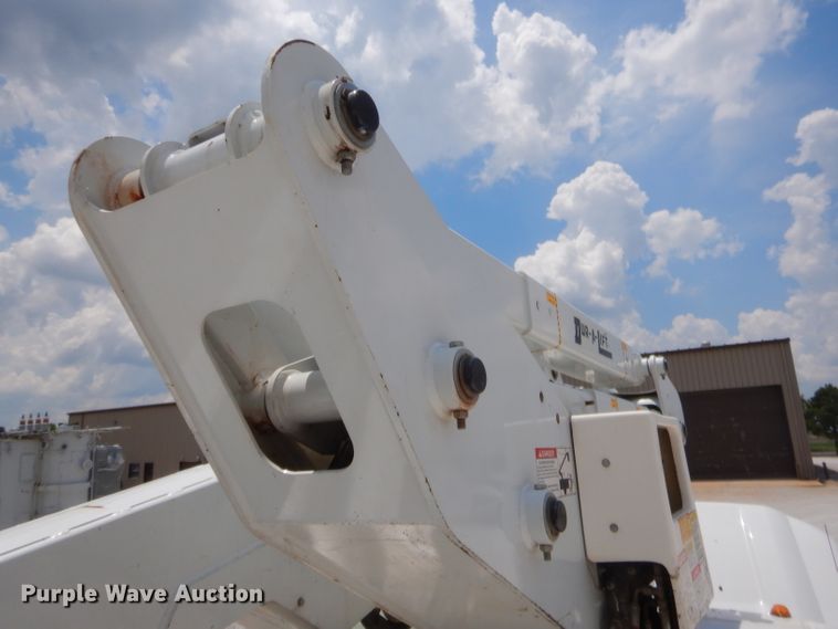 image for item GT9261 2012 Ford F550 Super Duty  bucket truck