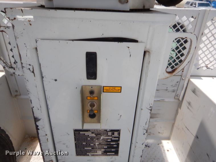 image for item GT9261 2012 Ford F550 Super Duty  bucket truck