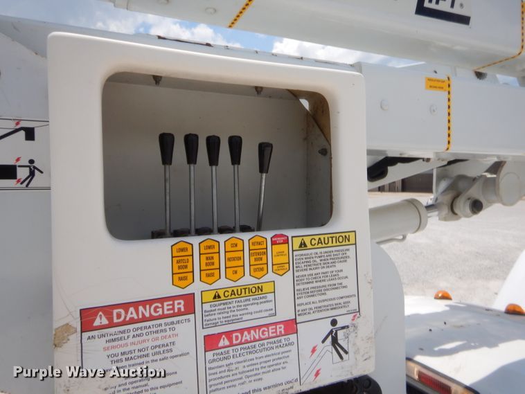 image for item GT9261 2012 Ford F550 Super Duty  bucket truck