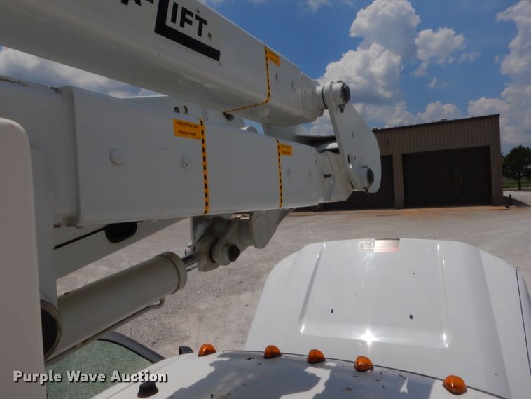 image for item GT9261 2012 Ford F550 Super Duty  bucket truck