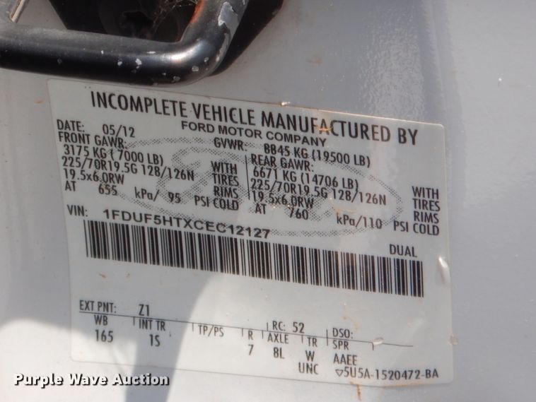 image for item GT9261 2012 Ford F550 Super Duty  bucket truck