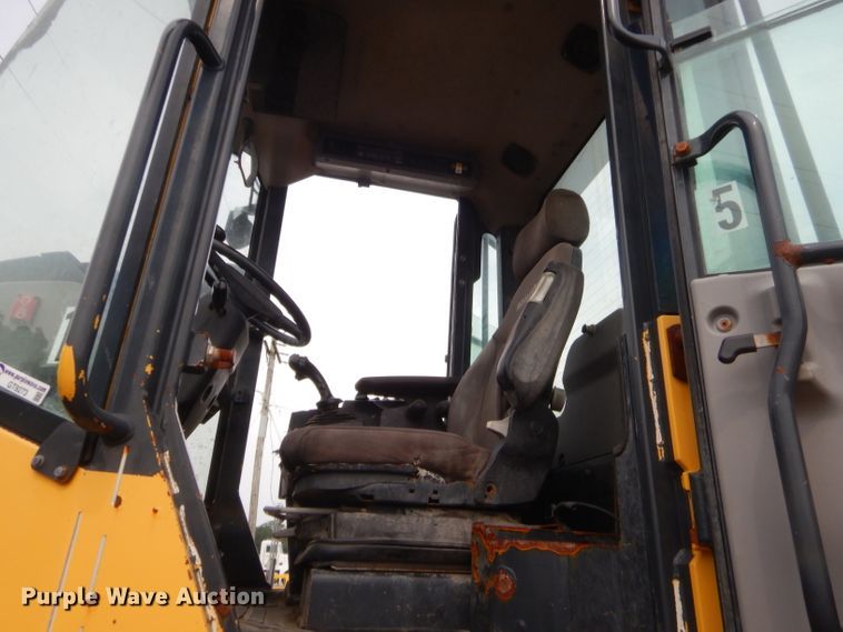 image for item GT9273 2014 Komatsu WA320  wheel loader