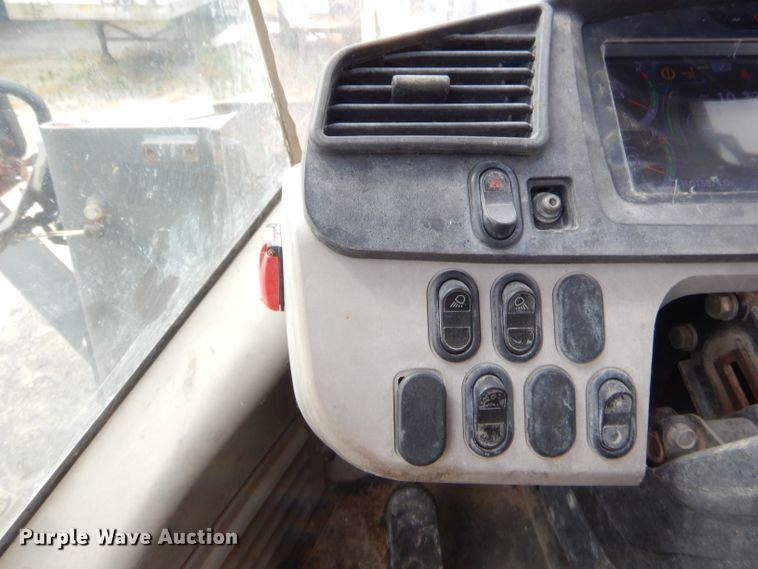 image for item GT9273 2014 Komatsu WA320  wheel loader