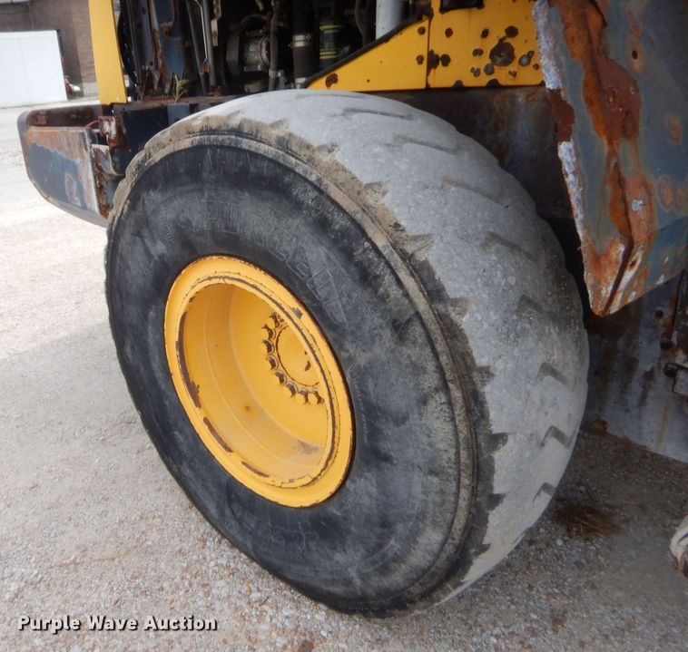 image for item GT9273 2014 Komatsu WA320  wheel loader