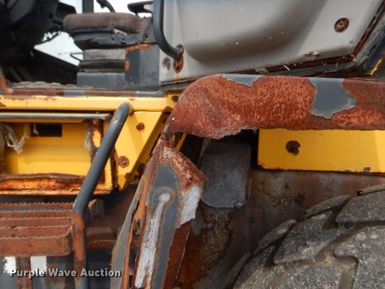 image for item GT9273 2014 Komatsu WA320  wheel loader