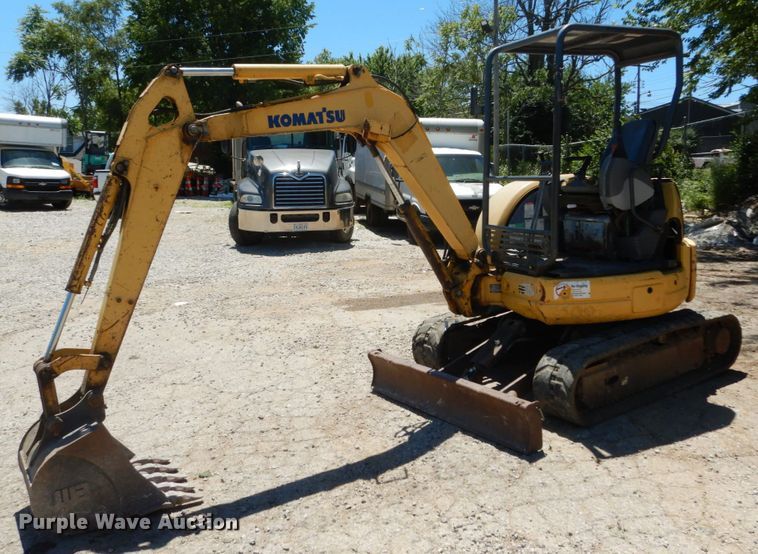 image for item GV9067 2003 Komatsu PC27MRX  mini excavator