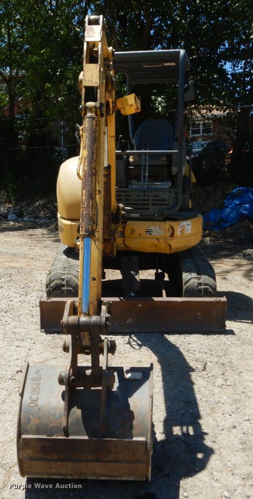 image for item GV9067 2003 Komatsu PC27MRX  mini excavator