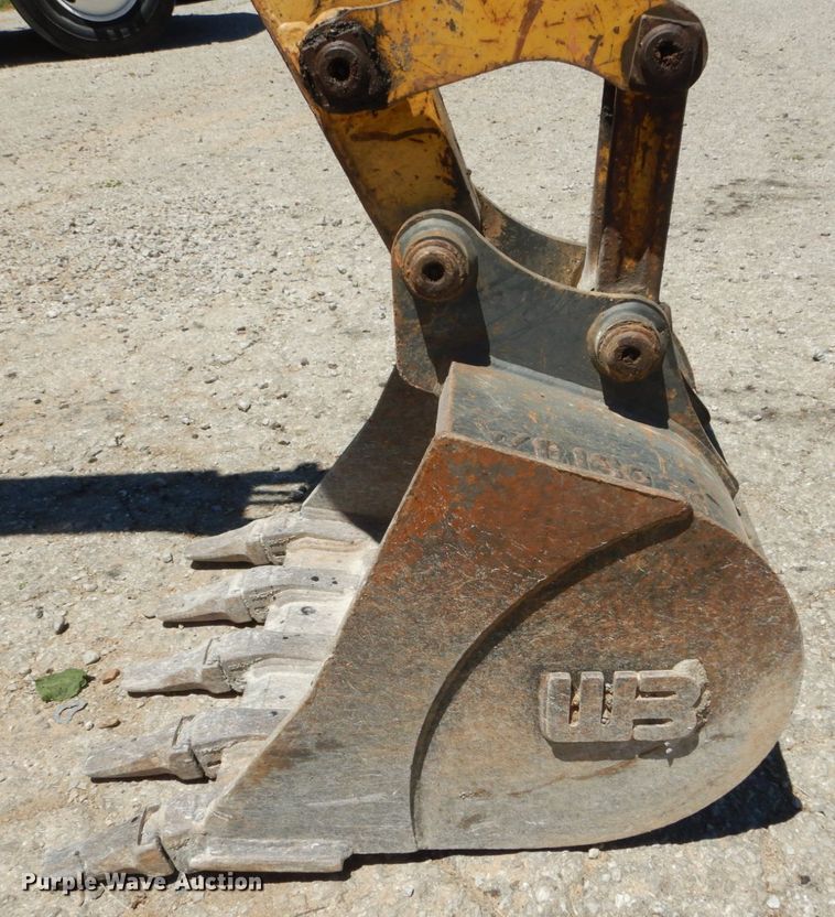 image for item GV9067 2003 Komatsu PC27MRX  mini excavator