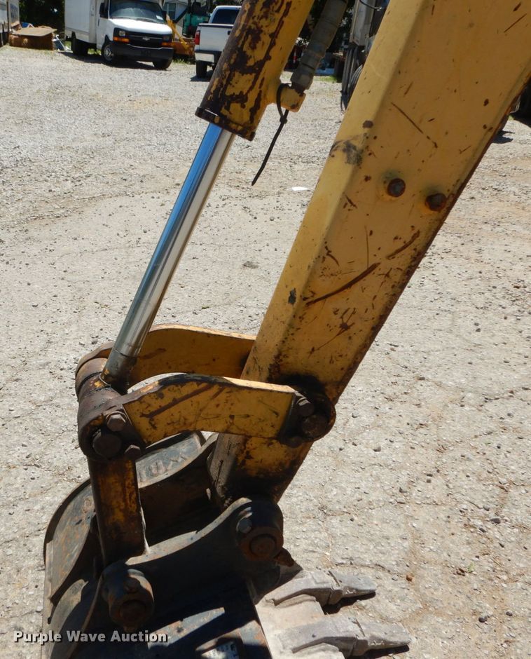 image for item GV9067 2003 Komatsu PC27MRX  mini excavator