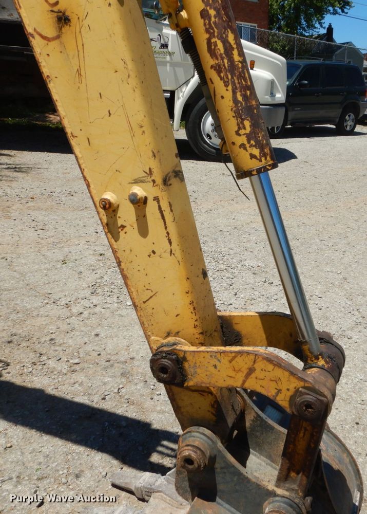 image for item GV9067 2003 Komatsu PC27MRX  mini excavator