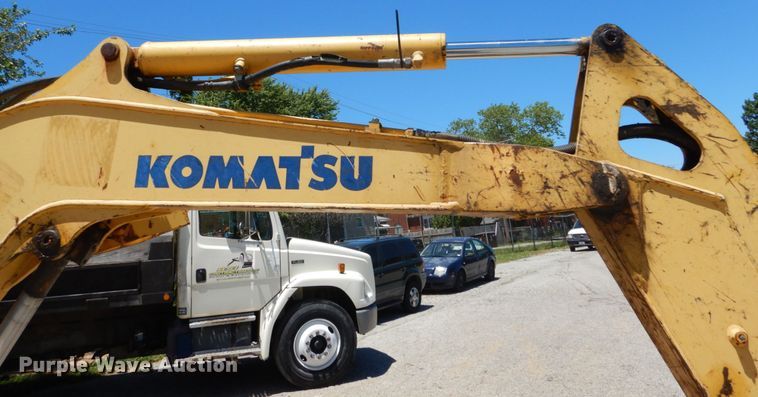 image for item GV9067 2003 Komatsu PC27MRX  mini excavator