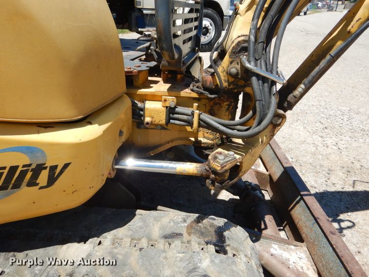 image for item GV9067 2003 Komatsu PC27MRX  mini excavator