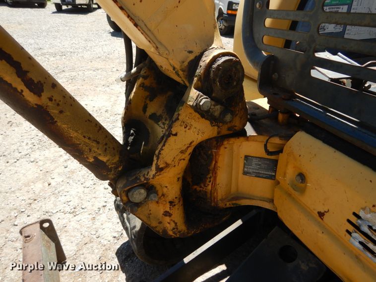image for item GV9067 2003 Komatsu PC27MRX  mini excavator