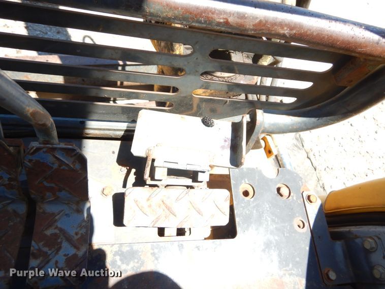 image for item GV9067 2003 Komatsu PC27MRX  mini excavator