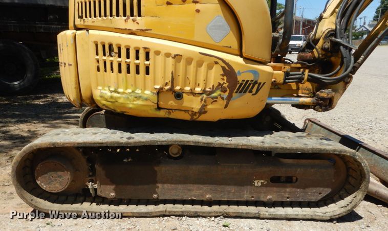 image for item GV9067 2003 Komatsu PC27MRX  mini excavator