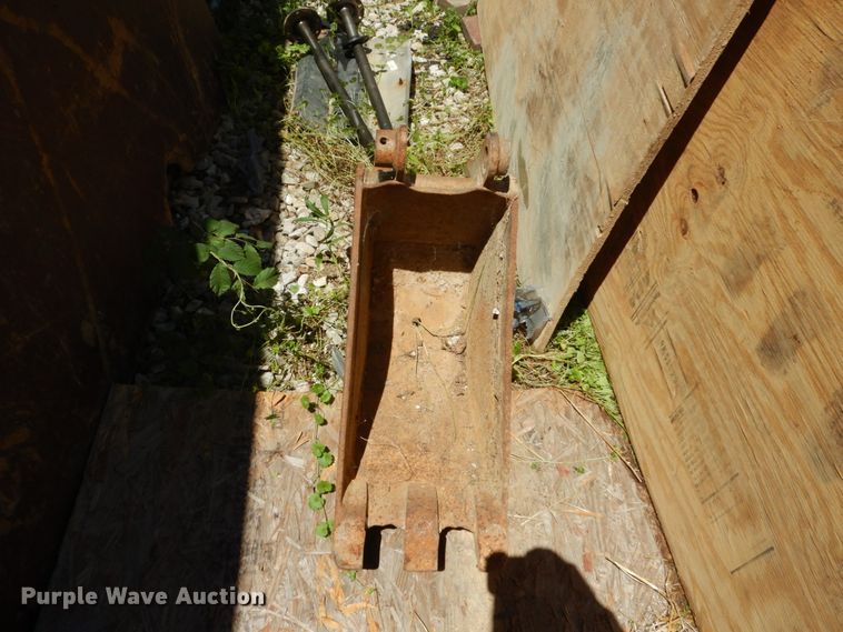 image for item GV9067 2003 Komatsu PC27MRX  mini excavator