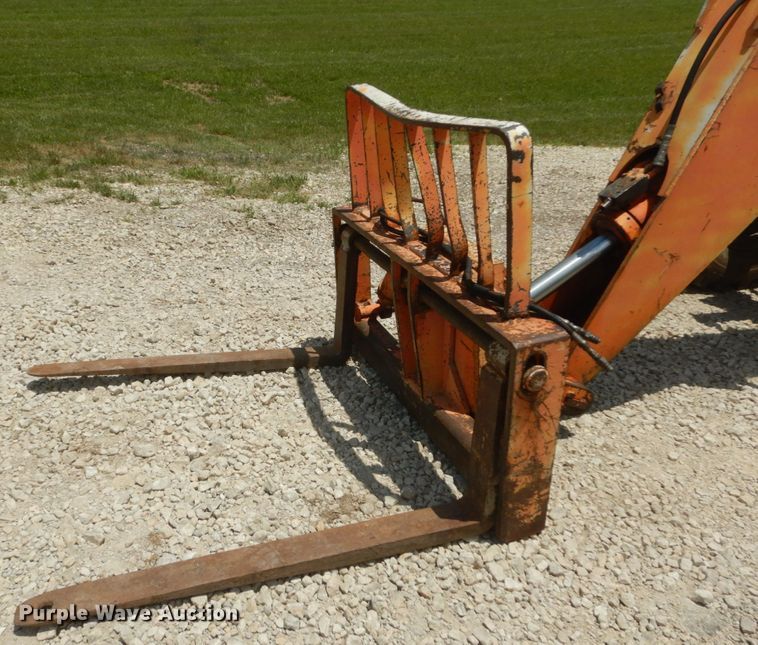 image for item GV9075 2000 SkyTrack TL-8042  telehandler