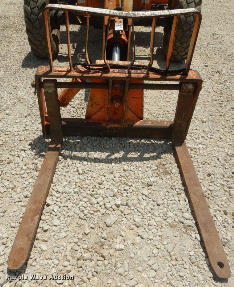 image for item GV9075 2000 SkyTrack TL-8042  telehandler