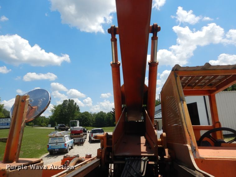 image for item GV9075 2000 SkyTrack TL-8042  telehandler