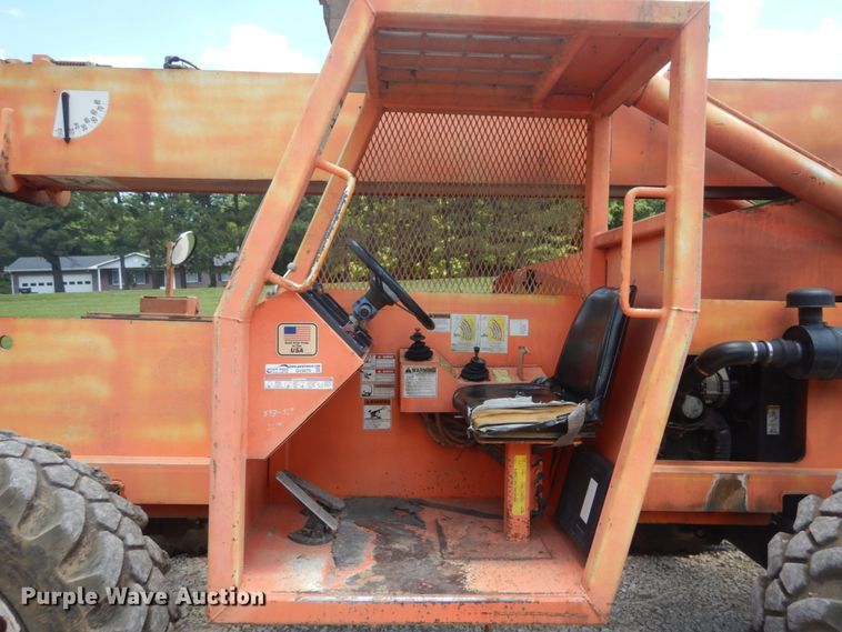 image for item GV9075 2000 SkyTrack TL-8042  telehandler