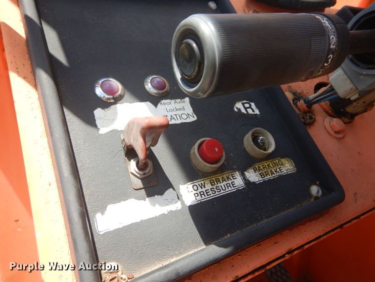 image for item GV9075 2000 SkyTrack TL-8042  telehandler