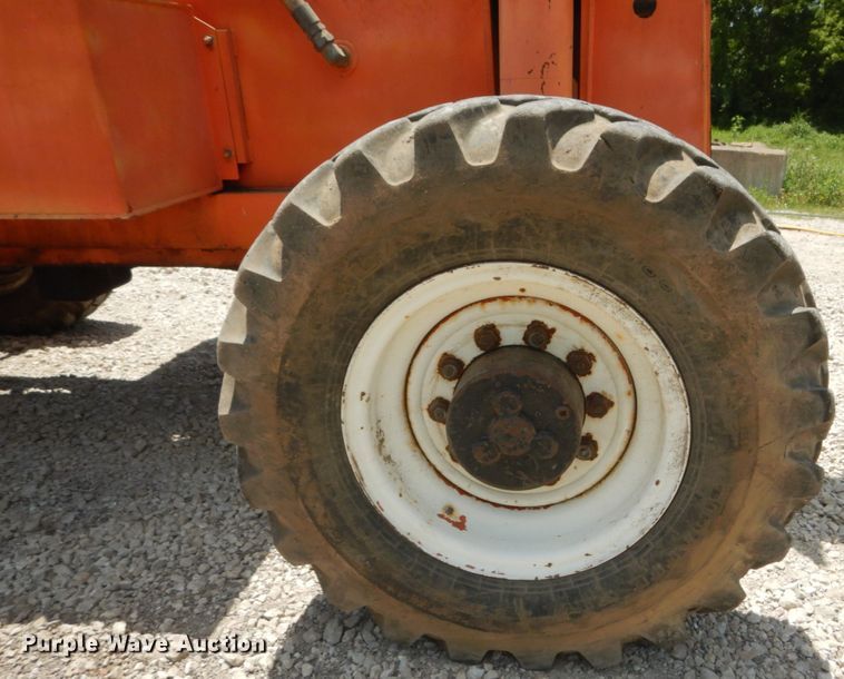 image for item GV9075 2000 SkyTrack TL-8042  telehandler