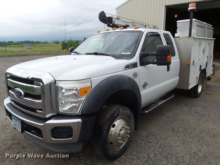 image for item GX9112 2011 Ford F550 Super Duty  service truck with crane