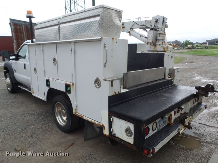 image for item GX9112 2011 Ford F550 Super Duty  service truck with crane